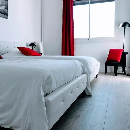Luxe Eiffel Tower And Seine River Apartment *